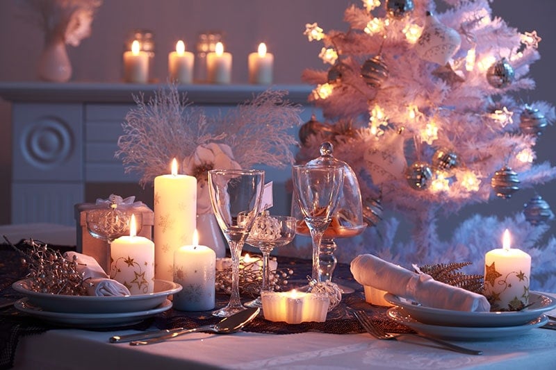 5 Table Settings that Set the Holiday Spirit